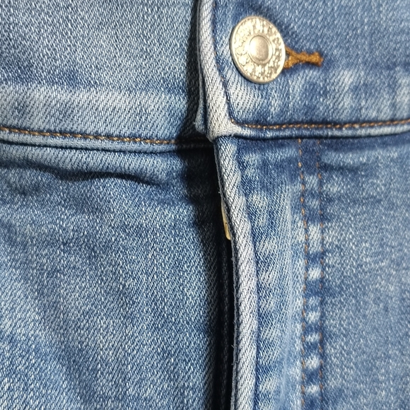 Express Women's Size 6s Modern Straight Super High Rise Denim Thrashed Jeans - Picture 5 of 9